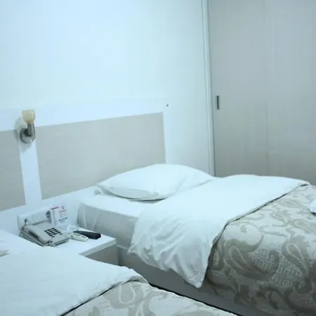 Park Otel *